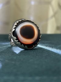خاتم 💍فضة رجالي بحجر عقيق جزع دائري بقري ، صياغة يدوية ونقوش جانبية  ق...