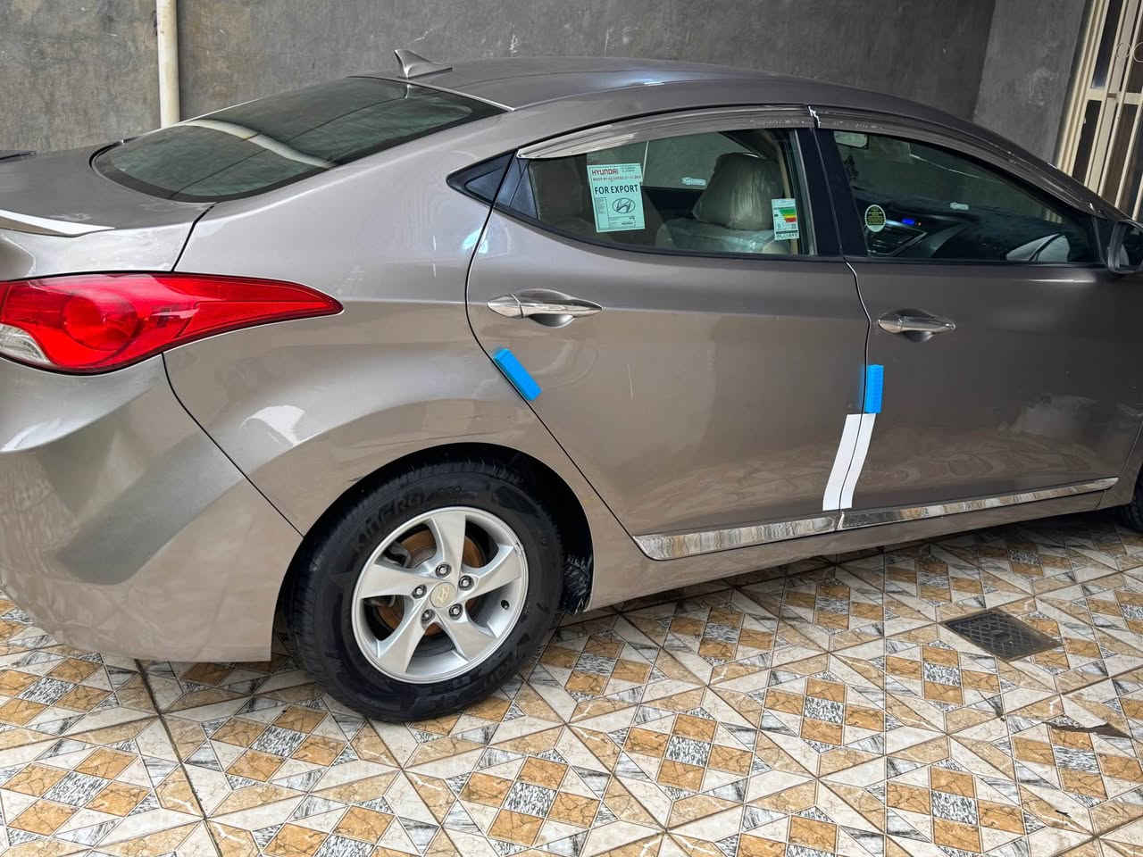 السلام عليكم 
النترا 2012 وارد امريكي حادثها بسيط فقط بنيد وراجع نفسه بدون دواخل ولا تبديل ولا صبغ
كير مكينه جدد حداديه 80‎%‎ سياره كلش حلوه ومرتبه وماعايزه شي 
السعر 98 وبيها مجال 
مكان السياره بابل 
للاستفسار/ *********** المحاويل, بابل
