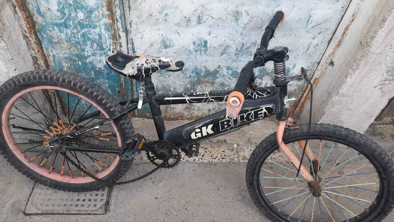 بايسكل للبيع سعر 25 متوفر خدمة توصيل كم شغلة يردلة تصليح مثل ما واضح بصورة


**إذا كنت صاحب هذا الإعلان وتريد حذفه لأي سبب، رجاءا أرسل رسالة إلى الدعم الفني**