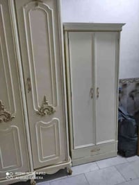 غرفه سته ابواب مستخدمه شي قليل  نضيفه كلش بعدي جديده  تزكام نجاره عراق...