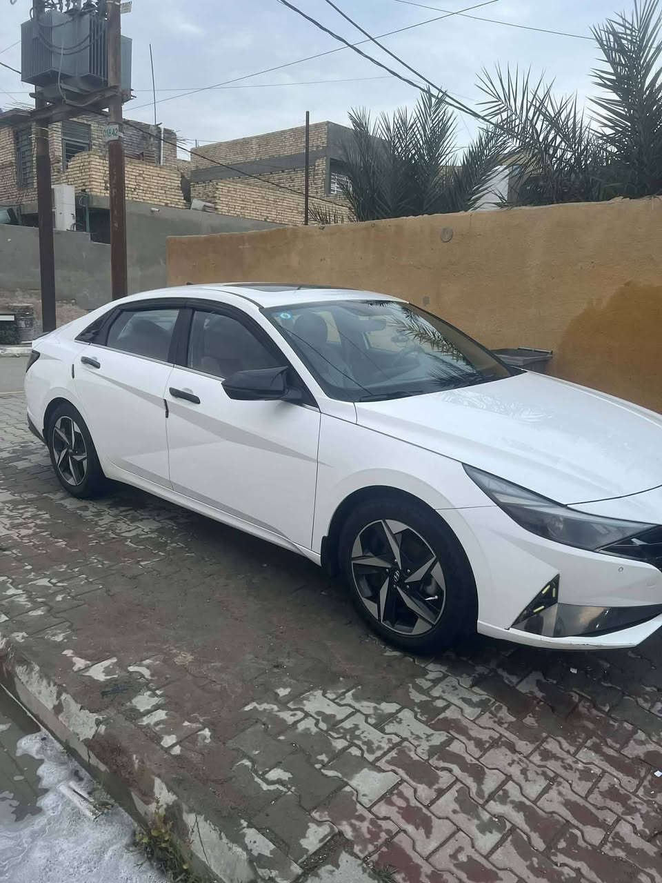 السلام عليكم
النترا خليجي 2023 ابيض
فول بصمه ابواب وتشغيل عن بعد تبريد قطعتين 
محرك 2000دوش
كير at 6 نمر
ماشيه 93 قابل للزياده
سياره خير من الله 
السعر 175 وبيهه مجال 
مكان السياره واسط الكوت 
الاتصال على الرقم 
***********
