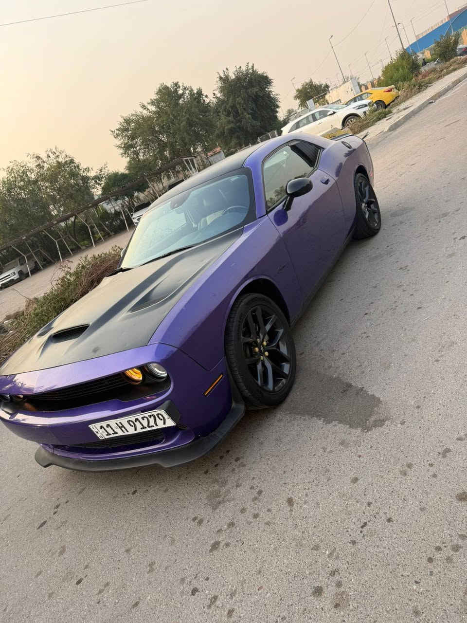 السلام عليكم 
جالنجر موديل 2019
مكينه SXT 3.6/V6 
اللون بنفسجي 
تغيير لون للجمالية اصل اسود
السعر ١٤٠وبيها مجال بسيط
رقم بغداد الجديد بـ اسمي شخصياً تحويل ثاني يوم
الممشى ٧٠ ميل
كشنات حضن جلد وكنتاره
شاشه كار بلي
تخم تايرات جديد
منظومة زنون قويه
تبديل دهن ادنول جديد
گير مكينه اكسل تبريد كفاله شرط
شرط السياره ربع دينار متصرف عليها 

العنوان بغداد البلديات
الاتصال واتساب او مباشر
***********
