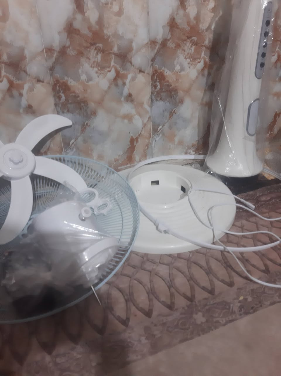 سلام عليكم مروحه شحن جديده قبل اسبوع مشتريه سعره 75 وبيه مجال رقم واتس*********** او خاص
