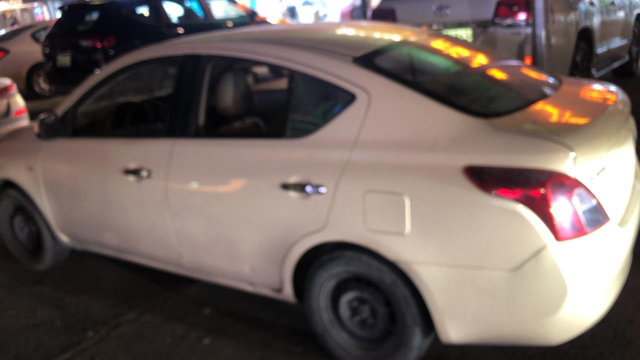 السلام عليكم ورحمة الله 
سني هندي خصوصي  خصوصي لون تكسي الشمال اصلي بلاد
م14  اوتوماتك كلشي نظيف وشغال
السياره بيها فقط بالجاملغ الخلفي وشويه من الباب الخلفي جهة العبري من اخذتها هيچ 
السياره سويتلها ادامه ووكعت براده ومشيت عليها مسافه طويلة واشتغل گلوب الاويل بم وممنتبهله ومشيت اكثر من 30-35 كم  المهم صار بيها صوت بالمكينة عالي 
بس السيارة شغل واطلع للبصره  
صدر تبريد كهرباء كله ممتاز 
تايرات تخم جديد فلنجات مصفره 
كله بلاد شواصي  تكم  قماره بدنات 
مكانها قرب العاب السيديه
خصوصي سنوية بإسمي رقمهه مشروع وطني واسط
سعر 85  اوكعلك فلوس مكينة وبالخدمة 
استفسار اكثر ***********/ابو يوسف )))))
