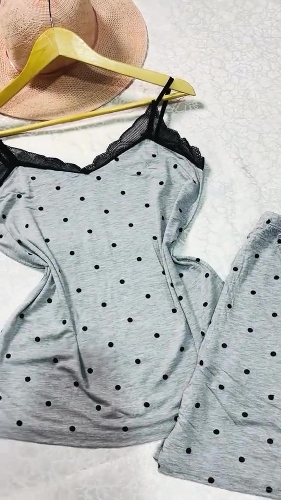 شوفولي النزاكة بهذا الموديل 😍
توفر كيمونة وشورت فانيل ناعم ☁️
قياس فري سايز يلبس من وزن ٦٠ الى وزن ٨٠
بسعر (١٠) آلاف 
يتوفر توصيل لجميع محافظات العراق 🇮🇶 
للحجز مراسلة الصفحة او على الواتساب ☎️
#ملابس_نوم #ملابس_داخلية #تراكات_نسائيه #ملابس_داخلية_نسائية


**إذا كنت صاحب هذا الإعلان وتريد حذفه لأي سبب، رجاءا أرسل رسالة إلى الدعم الفني**