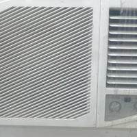 من رخصت صاحب الكروب مكيف للبيع شركه الحافظ نظيف جدا تبريده ثلج  سعره /...