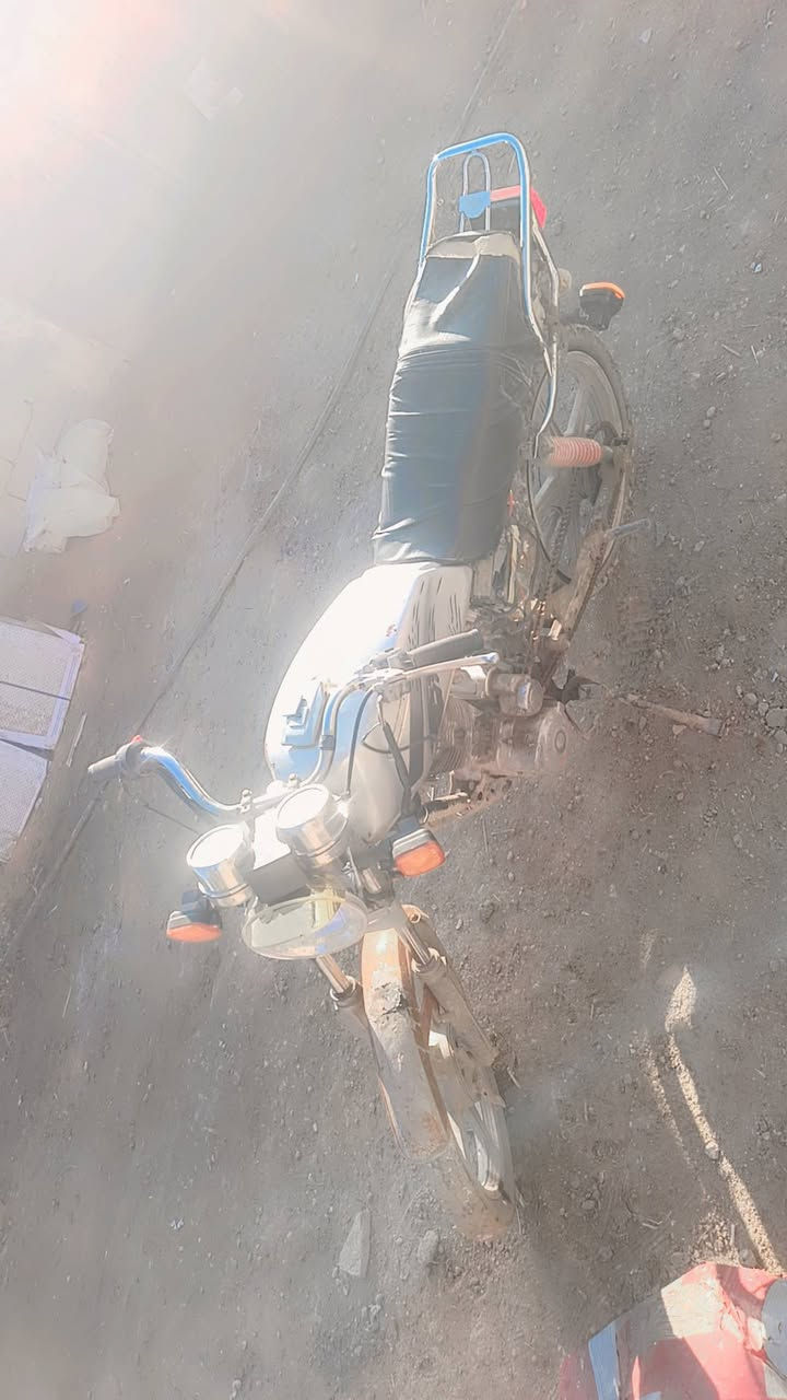 سلام عليكم دراجة للبيع ٥كير لاتنقيص ولاتبخير موديل 2010أوراق اصولي وهاذا رقمي مكاني بابل ***********سعر بلاش 275وبيها مجال
