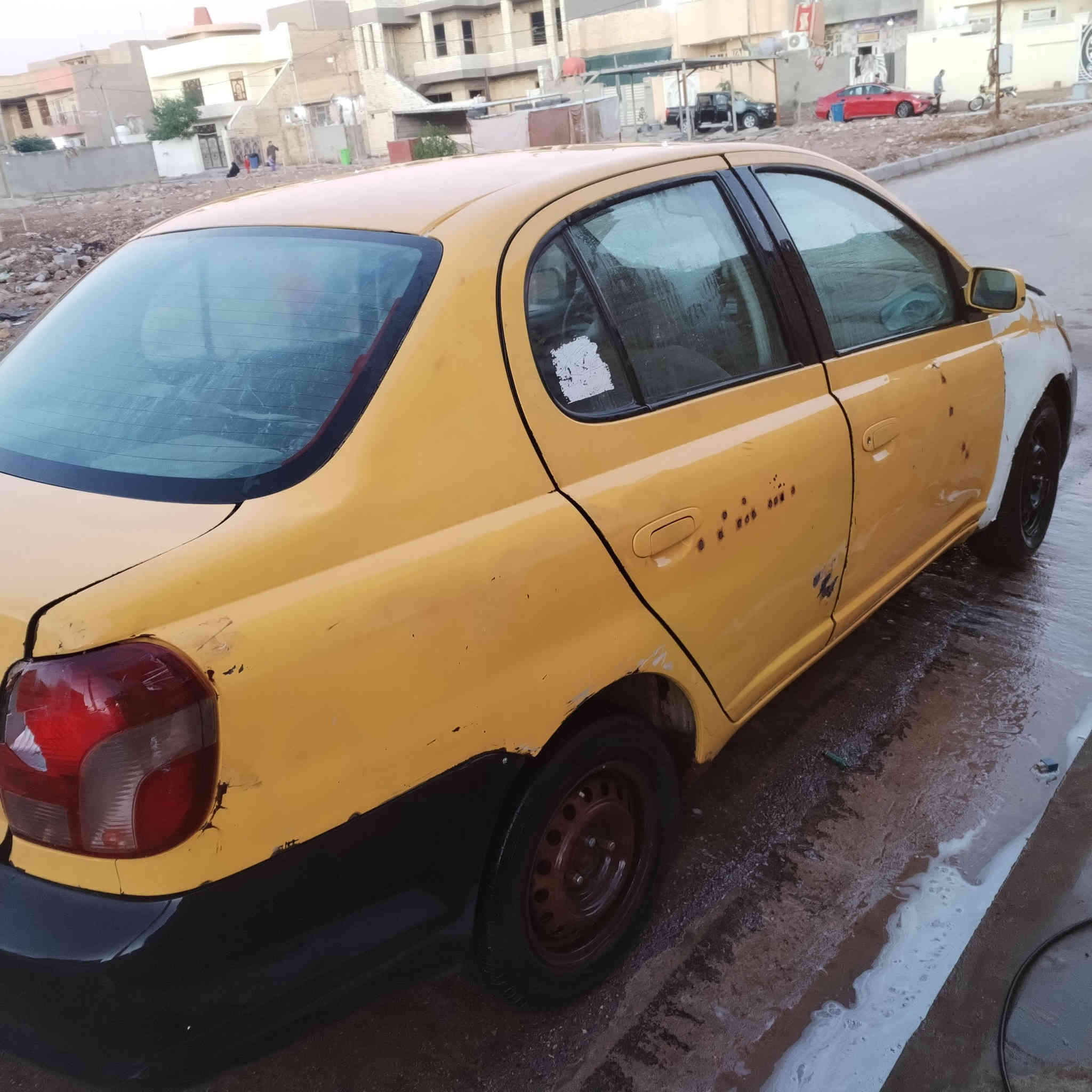 السلام عليكم كورله ايكورقم بغداد موديل ٢٠٠٠ المكينه والكير خير من الله غرفتهه جديده عوزهه ترتيب صدرهه عوزه داريم واحد كهربياتهه كلهه شغاله بس الكيلومتر ميشتغل والكشر كدام العين سنويتهه صاقطه بل ٢٠  الهيئه مااعرف شكد عليهه تحويل شوكت متريدمكان السياره كوت مركز المدينه السعر١٨ $. وبيهه مجال /الرقم ***********
