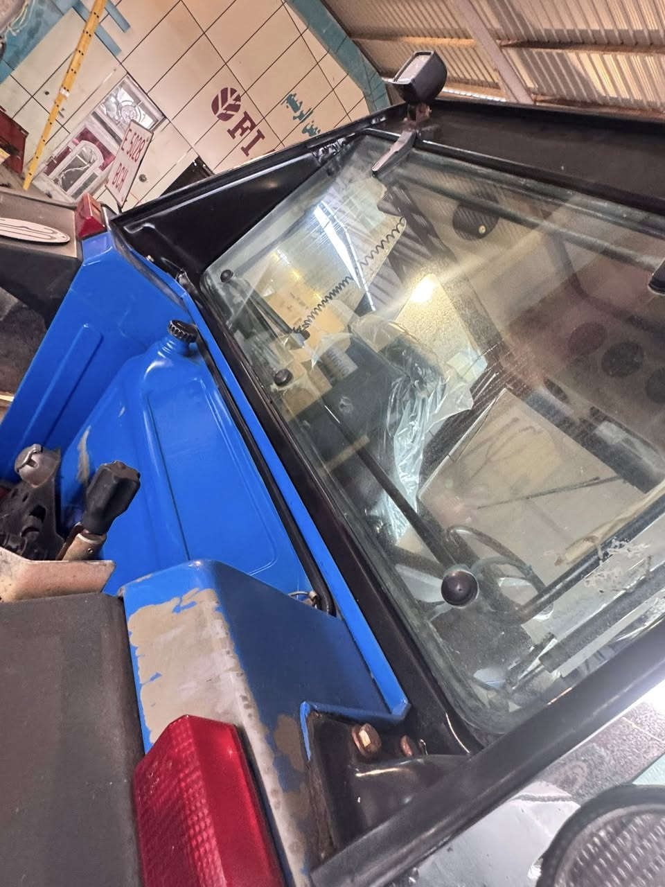 فيات نيهولند حجم110مكينه صفر شركه جديده مشتغله700ساعه بعده بدهن الشركه موديل2005دخول جديد مكاني واسط الزبيدية ‭0780 266 7990‬
