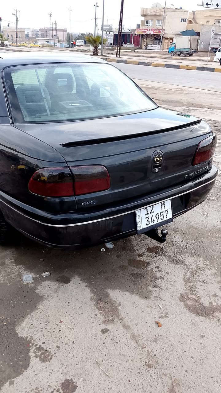 أوميكا بزون موديل 95 حجم 20 محرك كبس كير عادي رقم انكليزي نينوى بسمي سيارة وضع شركه طخم امامي وخلفي جديد داخل غرفه جديده كابون ورقي بيها قفل مركزي بردة خلفيه كهرب بطاريه جديده اطارات جدد بدون تبريد  بيها صبغ بوند وصندوق تقحيل بدون أي ضرر  مكانها الجانب الأيمن.. سعرها 48 وبيها مجال استفسار ***********
***********
