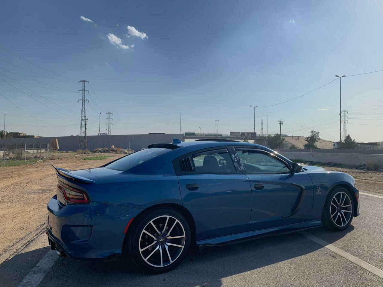 السلام عليكم ارتي ٥٧٠٠فول موصفات موديل ٢٣حادثهه جاملغ خلفي بدون دواخل اهنا بل العراق بيهه بارد بغ جاملغ امامي السعر 270هاتف ***********
