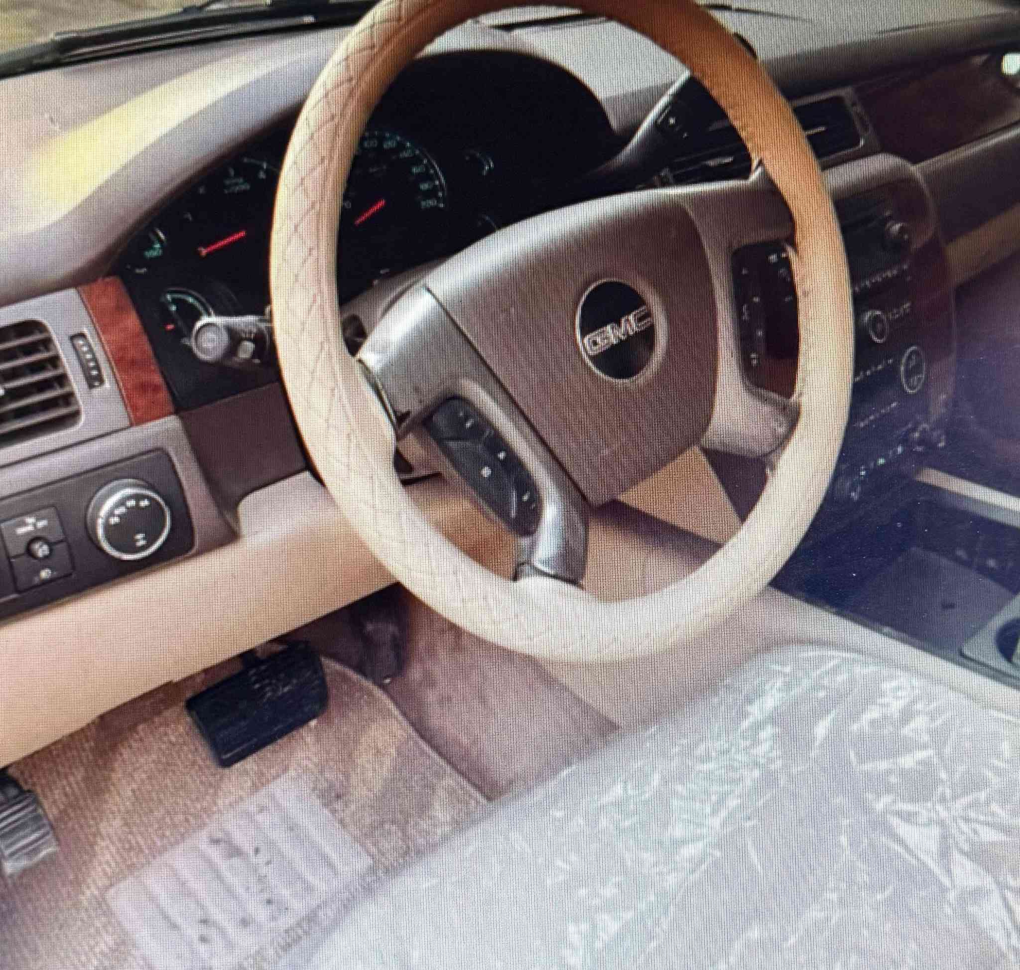 ‏يوكن أدوات أدوات مديل 2010 مكانها البصره المركز بيها جاملغ خلفي صبغ وشوي جراد بالبنيد مكفوله سرقه وكص وعشائر سعرها 105 وبيها مجال تجي وتشوف بعينك
‏رقم الهاتف للتواصل ***********
