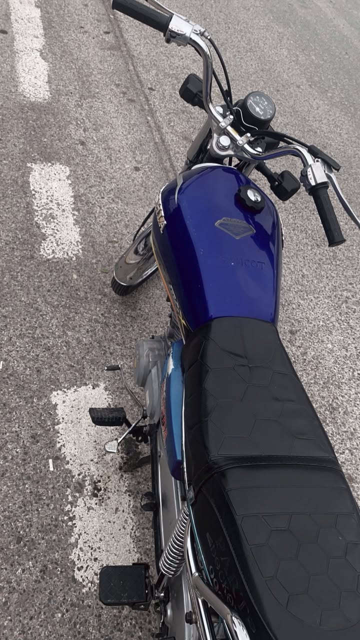 دراجه أرشى محرك 125 شرط لا تبخير ولا تنقيص نشاطه فول قراض دراجه كلها مجدده كهربائيات كلها شقاله اوراقها موجوده سعر ٣٥٠ وبيها مجال للتصال ***********
