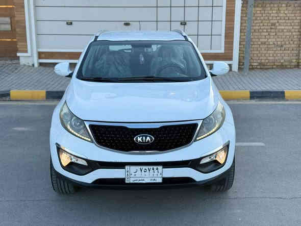 السلام عليكم كيا سبورتج موديل 2014 خليجي 
السيارة مكفوله عدا البارد الي واضح كدامك بالسونار 
ماشيه 177 الف كم سايد بريك يدة مو رجل مري شفط كامرة شاشه حساس 
مكينه 2000 دوش كلشي ممفتوح بيهه ع الشركة 
كير مكفول حداديه تخم تاير تدفئة تبريد كله جديد ع الشركة 
مواصفات واضحة بسمي رقم بغداد تحويل مباشر سعرهه 158 بيهة مجال بسيط 
مكاني واسط قضاء الحي 
***********
***********
