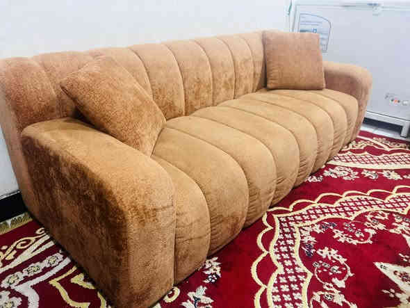 تخم مودرن 8 مقاعد مستخدم  نظافة 80 %  سعر ٢٥٠ الف مكاني بغداد اتصال ***********
