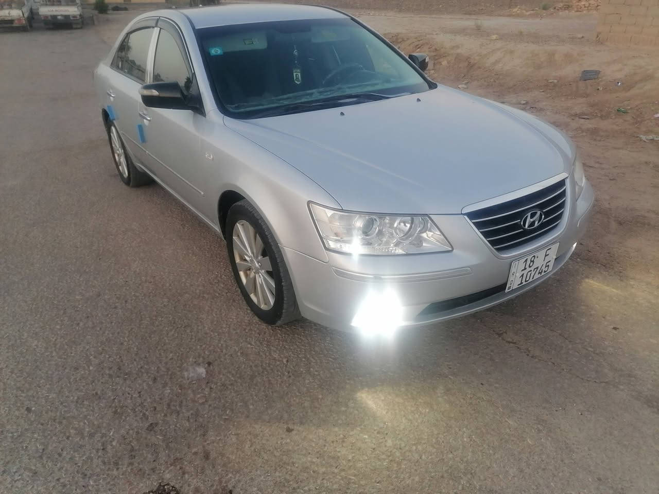 للبيع سوناتا وارد كوري وارد كوري 
السلام عليكم ورحمة الله وبركاته 
موديل / 2010 رقم بابل الإنكليزي الجديد
سنويه  (( بأسمي )) لحد 2027 
محرك 2000 حساس واحد
كير مكينه مكفولات 
حداديه من الطول للطول جديده لوك
تخم تاير جديد 
تبريد ثلج منظومة جديده 
داخل صاج
اشاير مري
شاشه تاب كامره خلفيه
كيجات ليزريه
منظومة زنون لايتات مع بلاجكتورات  اصلي وظمان 
هورن بوش  
السياره بيها طخه بسيطه التكمه الجوه يم  نرماده مال باب السايق 
بيها كم قطعه صبغ وَلكن ابيع احزام حته اكون صادق بكلامي ((شواصي لغود قماره تكم جاملغات خلفيه مكفولات كفاله)) السعر 105 وبيها مجال بسيط  والي ميعجبه السعر يدعيلنه بالخير 
للاستفسار او الاتصال
*********** قاسم
