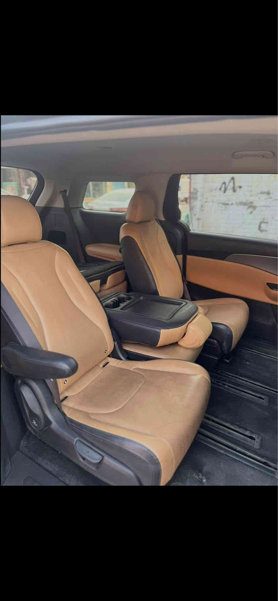 Kia carnaval
2023 
فول مواصفات
محرك6سلندر
بدون صبغ
جاملغ تبديل شركة
بدون دواخل وشاصي وايرباك
كشنات جلد
بصمة
داخل لونين
كشنات كهربائي
شاشة وكشنات حار 
بيهه مودات سياقة
ابواب كهربائية 
صندوق شفت
ماشية 47ميل
بدون رقم تترقم شمالي 
سعر255ومجال
*********** زاخو
