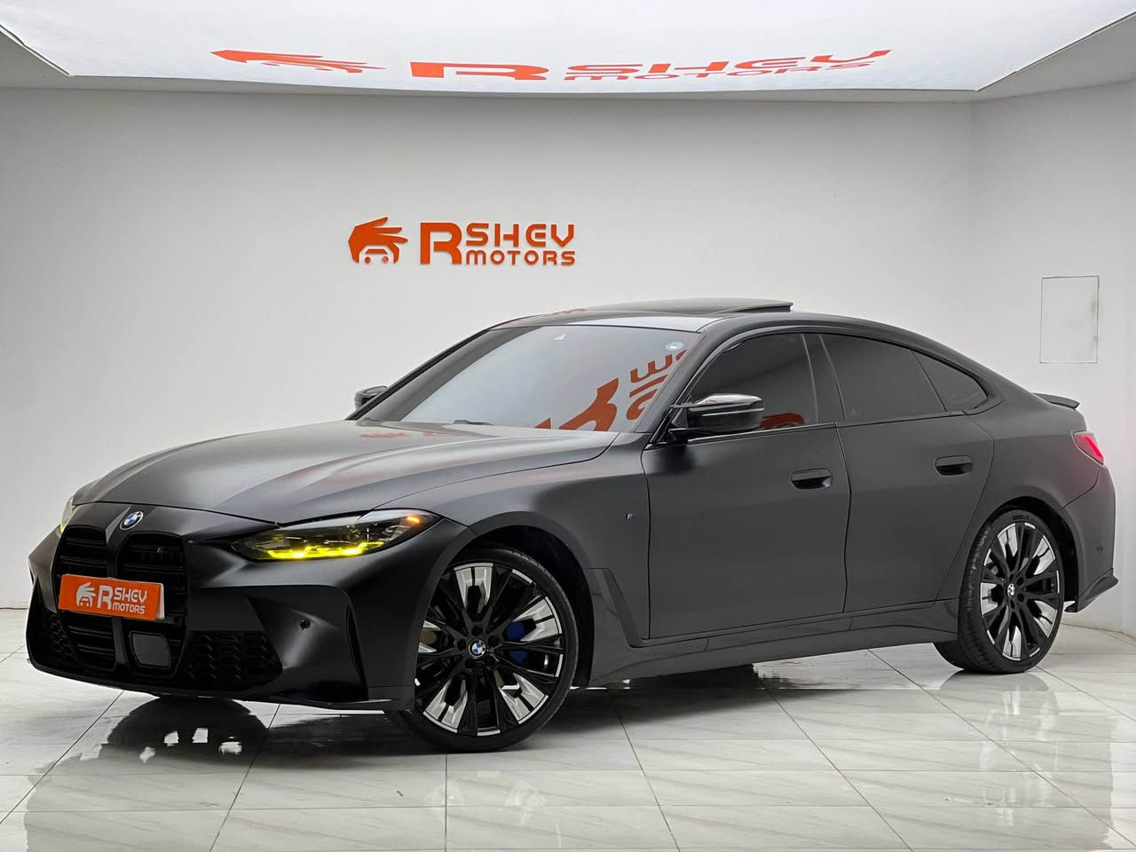 الرقم واحد بالعراق 😍
BMW 430i 2022
بي ام دبليو ٤٣٠ ٢٠٢٢
 فول مواصفات معروفة

السیارة محولة کت M4 بالکامل حتی الستیرن و الشاشة M Package  

مكينة ٤سلندر و توين بور تيربو حجم ٢.٠لتر
ماشية٤٣،٠٠٠ ميل فقط و ب حالة جداً ممتازة 

ضرر السيارة صفحة السایق صبغ بشرط بدون دواخل و ايرباك بس تکمة راجع سستم شرکة 

السيارة كلش حلوة و نادرة بهالشکل 

السيارة رقم دهوك
مكفولة من كير و محرك و كهربائيات

و ب سعر(275$) ورقة و بيها مجال

مكان السيارة

دهوك -معرض ارشف R-Shev
رقم51 من معارض التيرمينال 

***********
*********** دهوك, العراق
