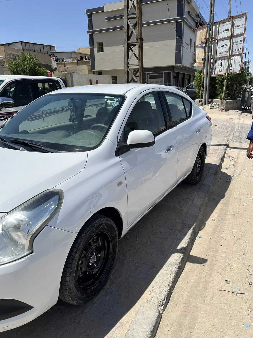 السلام عليكم 
نيسان سني هندي بليته زركه 2021
رقم اربيل بسمي 
كفاله من الصبغ والضربه بيه شخط بالباب ويارد باجاملق كدام
بصره زبير
السعر 110بيه مجال


**إذا كنت صاحب هذا الإعلان وتريد حذفه لأي سبب، رجاءا أرسل رسالة إلى الدعم الفني**