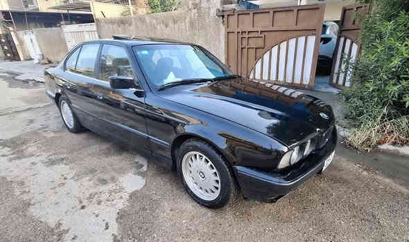 سلام عليكم
BMW 525i موديل 1992
بجم عريض  
دعاميات m 
 كراسي جلد
كير اوتوماتيك
محرك 2.5 مسكر
فتحه 
سنتر لوك
تبريد 
مصبوغة عام 
حماوه ثابته صيف شتاء
السعر 48 وبيها مجال 
مكانها الدورة
*********** واتساب 
***********
