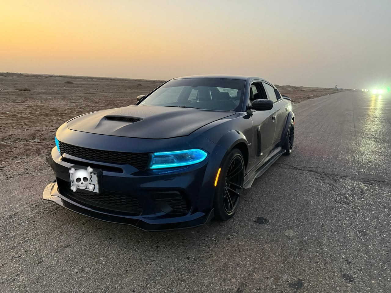 السلام عليكم
تشارجر R/T 2016

وايد بدي لون مميز نيلي شذره فول مواصفات عدا الفتحه 

بجم كبس محدثه كامل srt widebody سيارة جاهزه ع اخر حبه بدون نقص ادامه جديده وتخم تاير وباتري وحداده كله جديد مابيها نقص ولا ملاحظات رقمها بغداد انكليزي بأسمي تحويل مباشر سنوية لل٢٠٣٠

حادثها بيبان جهة الراكب بدون دواخل مبدلات وبيها طخه كلش بسيطه من وره وانصبغ شويه من الصندوق جوه مسطرة البكلايت ع كد شبر بحافه الصندوق
***********
