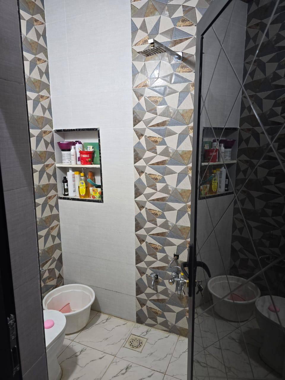 بيت زراعي خلف مول اهل الخير حي الغدير المساحة 150 متر سند 25 للبيع للاستفسار الاتصال عالرقم فقط بلا مراسلة رجاءً ***********, ***********
