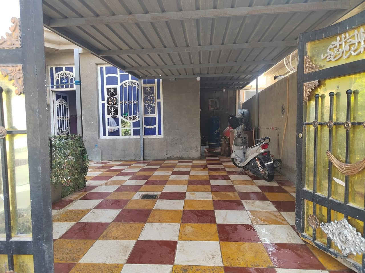 السلام عليكم ورحمة الله وبركاته 💫

🌟🏠 دار للبيع – موقع راقٍ وسعر مميز جداً 🏠

للبيع 🔹 دار طابق واحد 🔹
📏 المساحة: 225 متر
📜 الطابو: زراعي / سند 25
⚡ تحويل ثاني يوم فقط!

يتكون الدار من:
💠 استقبال واسع وأنيق
💠 صالة راقية ومريحة
💠 مطبخ حار وبارد
💠 غرفتين نوم
💠 مجمع صحيات
💠 كراج واسع

📍 الموقع: الحلة / نادر الثانية / شارع الكبان
✅ جميع الخدمات متوفرة:
ماء 💧 – كهرباء ⚡ – مجاري 🚰
والشارع على وشك التبليط 🚧

💰 السعر مناسب جداً وموقع راقٍ ومثالي للسكن 
السعر 125مليون وبي مجال لشراي 

للاستفسار والاطلاع أكثر 👇
*********** واتساب او اتصال
