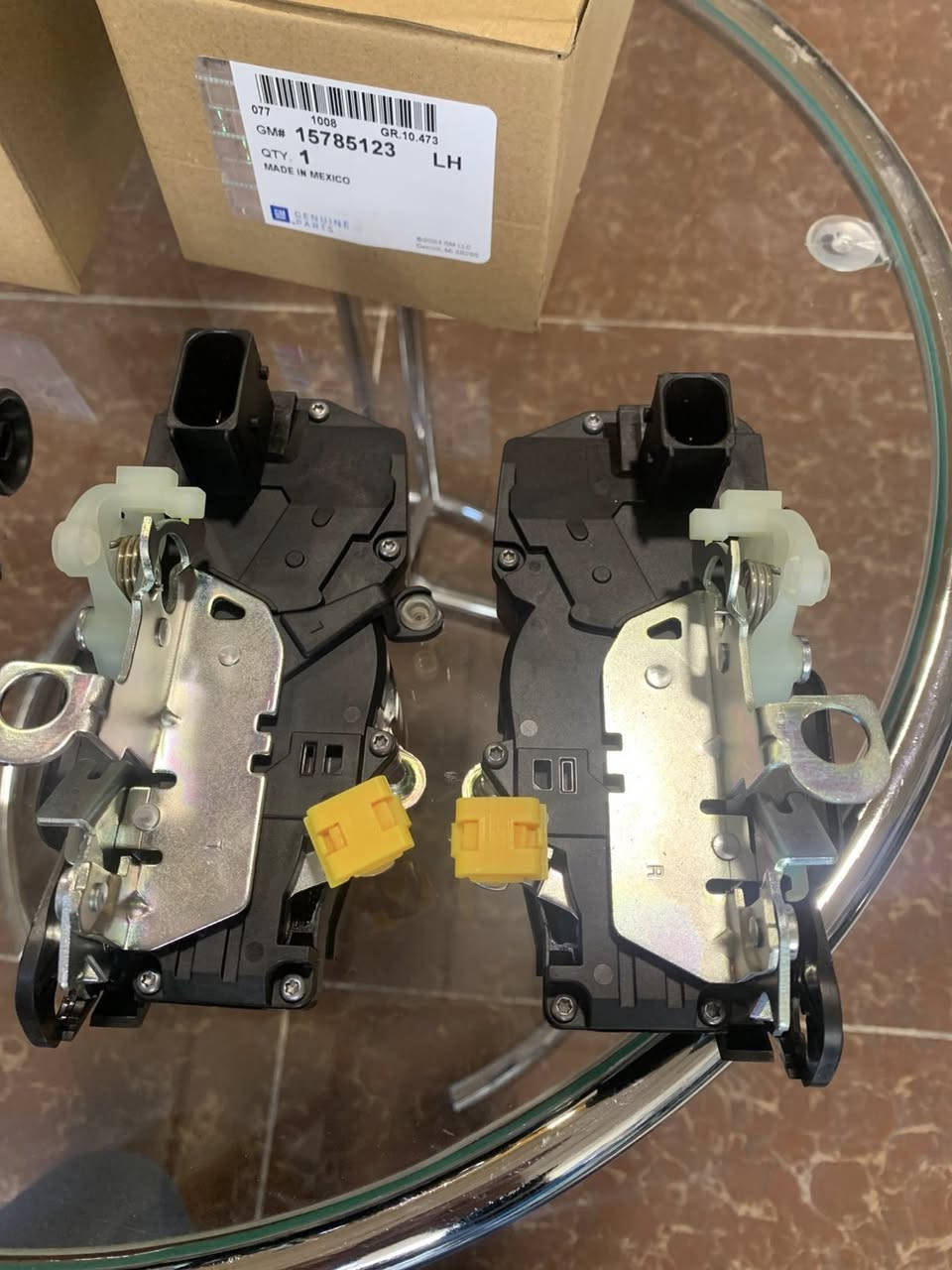 سلام عليكم من رخصت الادمن المحترم
قفل باب تاهو ويوكن و سلفرادو و سييرا 
الموديل : 2007 - 2014 للتاهو و اليوكن 
الموديل : 2007 - 2013 للسلفرادو و السييرا

السعر للتخم : ٩٠ الف

للحجز 
 واتساب
***********
***********

https://www.facebook.com/share/1Bv6hGXXic/?mibextid=wwXIfr
