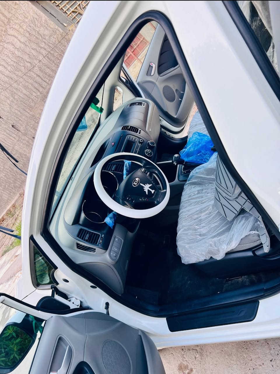 سيراتو
٢٠١٣
خليجي مكفوله كفاله عامه أكفلك من الشخط و الصبغ والتبديل
رقم سليمانيه 
اتريد تحويل اتريد وكاله 
السياره احله من الصور
محرك 1600دوش
 مكان السياره بابل السياحي 
السياره معروضه 130 بيه مجال 
الاستفسار ***********
