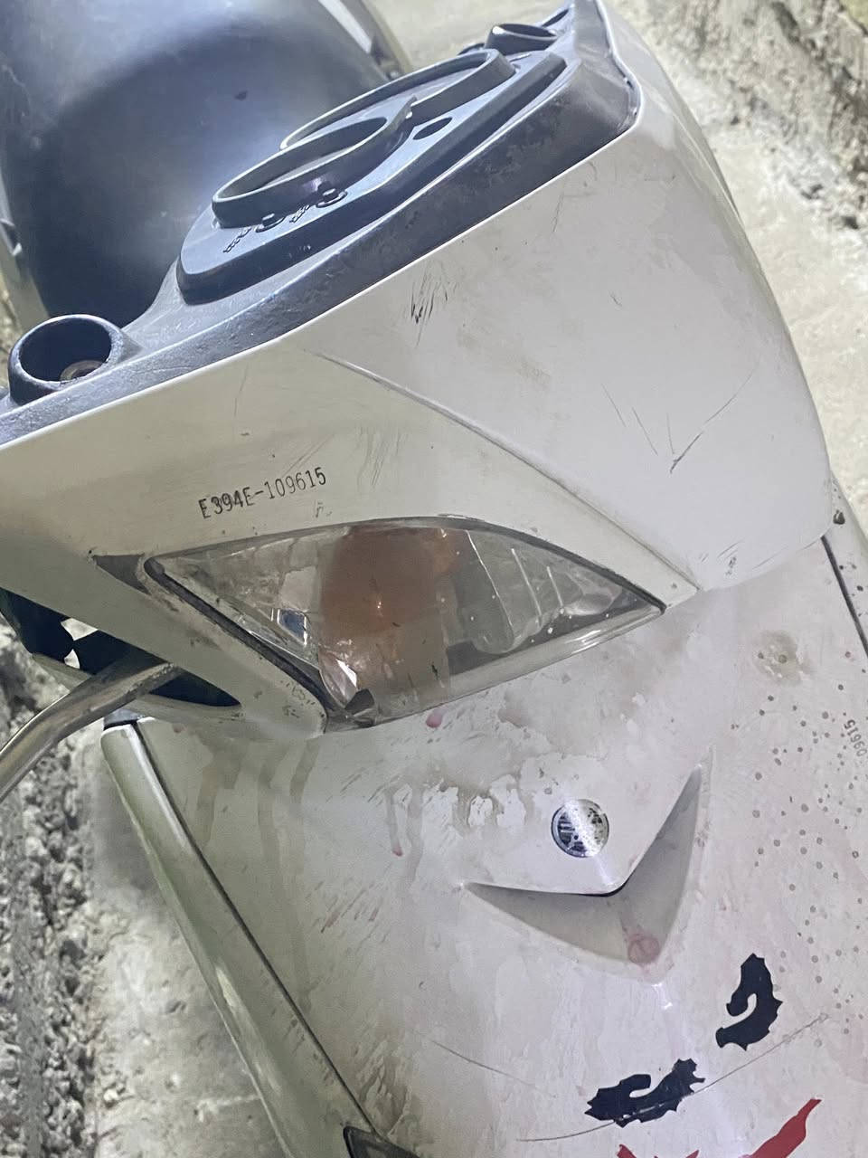 سكنس فحل كابريتر للبيع الدراجه نضيفه وكهربائياته شغاله تايرات جدد مال حاويه وصالنصه رياضي قبق هندر موجود هوه والسوادات مآلاته دراجه بيه ولفات يعني أدير ومتاخذ تضل تعطس الكفرات ختم واحد السعر ٣٥٠ وبيه مجال بسيط واكفل بس الحرام والحلال العنوان م الصدر الرقم ***********
