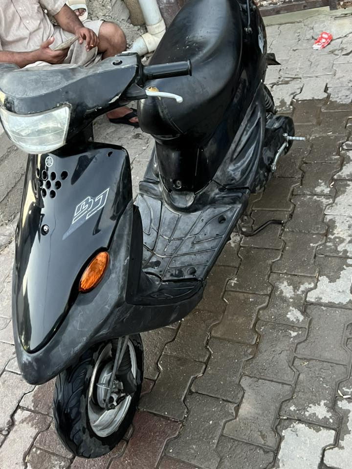 سلام عليكم شباب دراجه. للبيع. سعر. 300 وبيها مجال. كل عيب مابيها الشراي.  هاذ رقم صاحبها ***********
