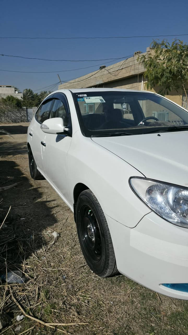 #الانترة 2010 بغداد الرقم الجديد تحويل مباشر
مكينة2000دوش وفتحة السيارة مكفولة فقط قبق جنطة صبغ 
جديدة بمعنة الكلمة داخل وخارج وهاي شوفة عينكم 
سعرها 120 بيها مجال حك الجية 
مكاني المحمودية مقابيل نادي المحمودية الرياضي 
*********** او  ***********
