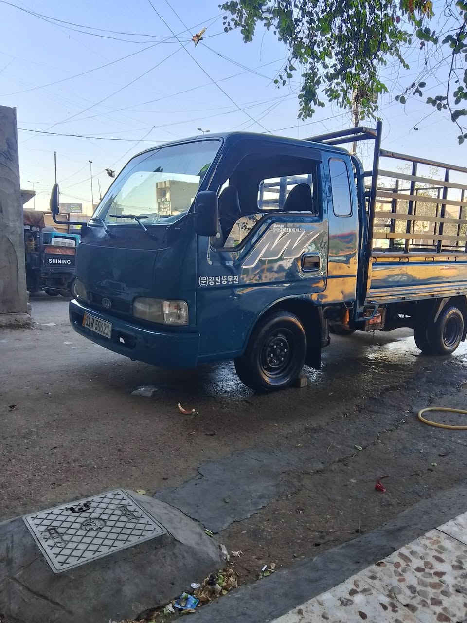 السلام عليكم كيا فنتيره قماره قلاب للبيع موديل 99 رقم بغداد إنكليزي سنويه 30 مشروع وطني مكفوله من الضربه والكص والتبديل والصبغ عده الدوس مكينه وكير واكسل مكفول شاصي مكفول رقم شاصي مكفول تخم تاير صدر جديد كهربائيات كله شغاله سياره جاهزه السعر 63 وبيه مجال مكاني بغداد مدينة الصدر الشراي يخابر *********** غير متواجد على الفيس
