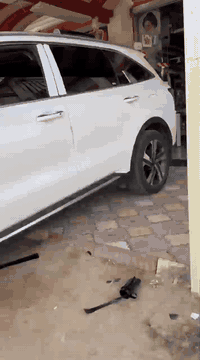 سلام عليكم سيارة سورنتو للبيع 2022 
فوول 1/1. 
5 كاميرات شاشة ديجيتل مواصفاته    
كشنات تدفئه تبريد + كهرباء 

سقف بانورامي بالكامل 

ماشية 77 الف  حقيقي
السياره بسمي رقم اربيل 

السياره محافظ عليهه بانزين محسن  
السياره محركهه 6 اسلندر
سايد بريك كهرباء 

٤ انضمه قياده 

كير ماوس 

تخم تاير جديد

وباقي التفاصيل منشوره بالفديو اسفل 

بيه فقط بارد بجاملغ الامامي بدون صبغ  اكو بعد ملاحضه 
السياره ممسوي شي بيهه ابد ولا داخله تصليح  الفديو مصور كلشي بيهه  سياره 
سياره مكفوله لا بيهه الضربه ولا بيهه قطرة صبغ
 السعر 310$
للاستفسار اكثر هذه الرقم *********** 
رجاء اتئكد من الصور او من الكاتبه قبل لا تتصل 
مكان السياره ديوانيه
