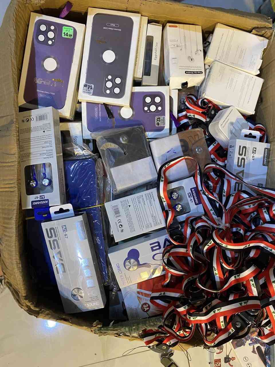 غراض تعزيله للبيع شلعه اكثر من 625 قطعة  تعال خاص 
للتواصل ***********
