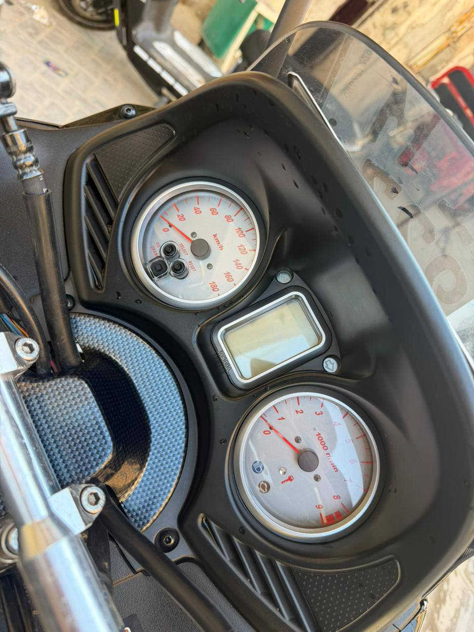 السلام عليكم دراجة تي ماكس ٢٠٠٨ مرقمه بسمي ماشية ٣٢ كتلوك مال يابان مكفولة كفالة عامة برغي مناقص بيها اسويجين بيها تخم تاير جديد الاستفسار عل هذا الرقم ***********
