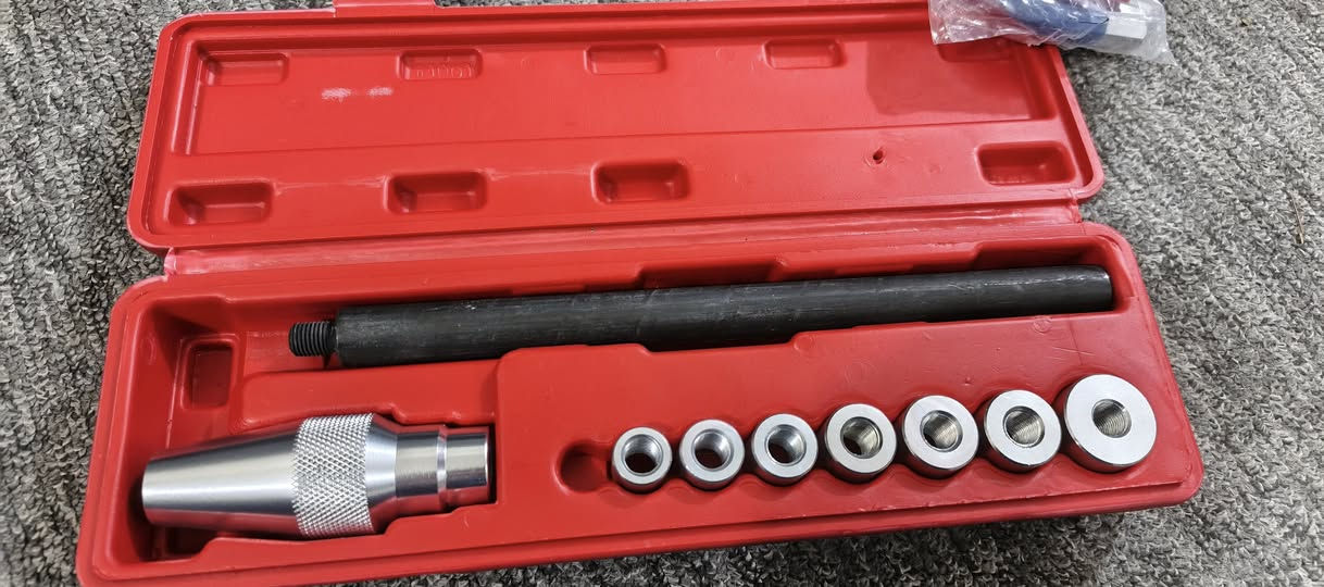 مجموعة عدد قيمه واخذ هيه والتوصيل بس لاتكسر قطع اصلية
***********
