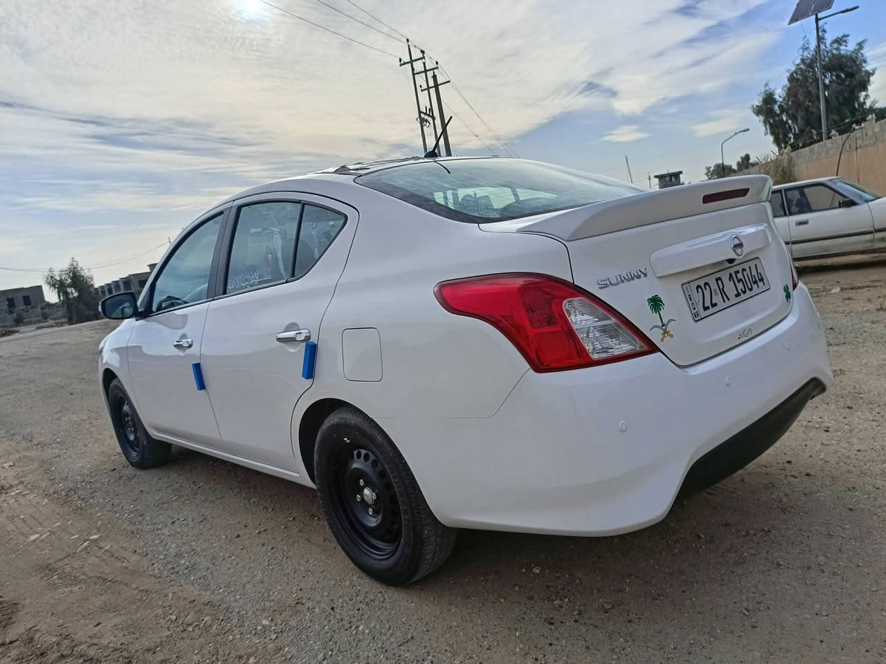 نيسان سني 2025
كفالة عامة 
ماشية 21 
السيارة مصروف عليها 
دوشمة وارضيات وتنتة وصندوك كله مدوشم ومغلف 
عازل صوت درجة اولى 
 (128) وبيها مجال بسيط

***********

بغداد الحسينية
