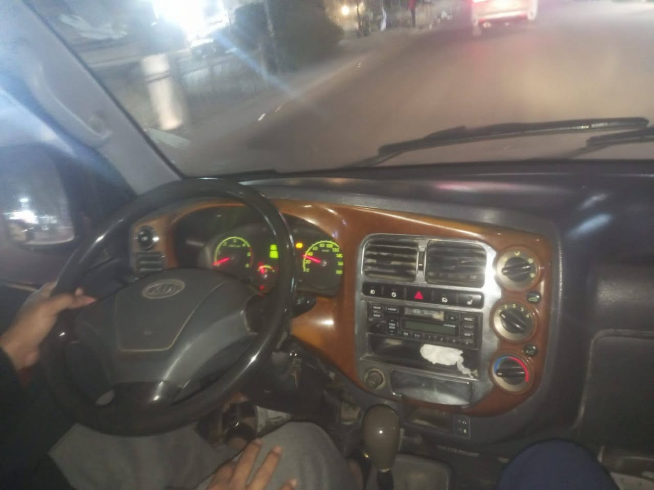 السلام عليكم
كي بنگو 3 مكينة مسكر محور بم ونوزل 
موديل 2005 الياخذ صافي تحويل رقم جديد الشراي يتصل ويدلل مستعجل على البيع 
الرقم ***********
