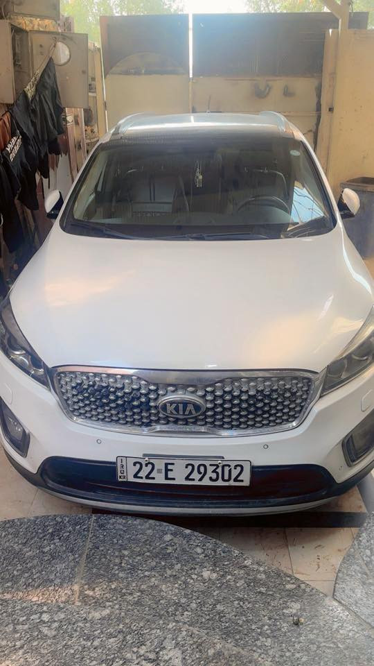 سياره سورنتو مديل 2015
أربعه سلندر 
 سياره مكفوله و حلوه 
بيها ملاحضات  بسيطه 
رقم أربيل تحويل ثاني يوم 
مكاني بغداد حي اور 
اتصال ***********
