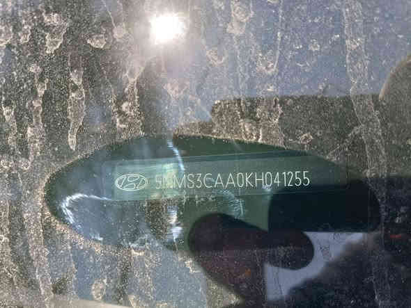 سلام عليكم سنتافيا 2019 سيارة فول مواصفات 1/1 مواصفات vip محرك 2000 تيربو ماشيه 80الف ميل
سيارة حادثها مرفق بالمنشور 
سعر 155 وبيها مجال للشراي
سيارة كشنات كهربائية و تدفئة و تبريد الخلفي و الامامي جنطة كهربائية كامرات اربعة 360درجة 
تدفئة ستيرن بردات خلفية 
سيارة بانيراما تبريد قطعتين 
سيارة كاملة مرقم بغداد باسمي تحويل ثاني يوم
مكاني بغداد حي المعالف 
رقم الهاتف *********** متواجد فقط واتساب
