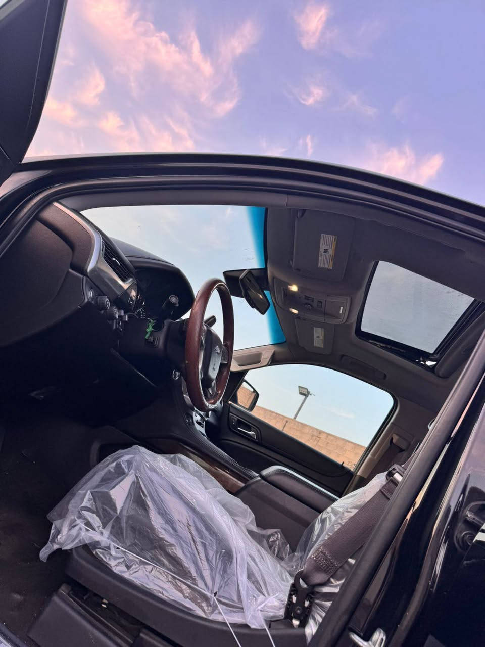 السلام عليكم 
تاهو2020دخول جديد.  
#ادوات #ادوات #ادوات
مكفول گص وفتح وعشائر 
السياره Ltz     فول مواصفااااات 
#السعر (175$)#المكان ناصري 
***********
