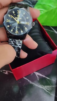 ساعة ماركة • جديدة • قفل فراشة