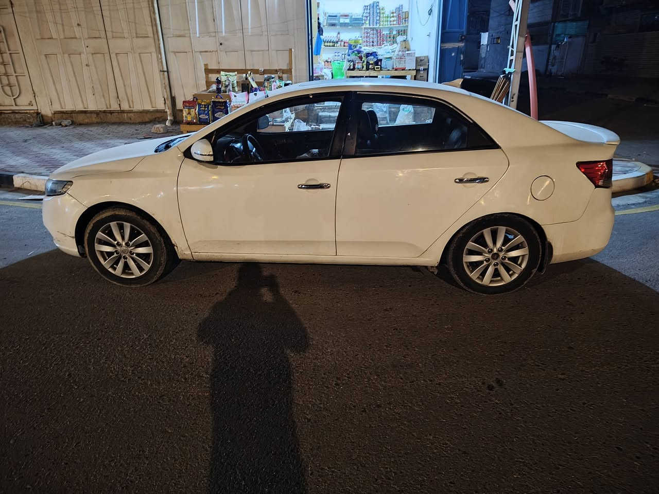 سيارة سيراتو موديل 2011
***********     
80. وبيه مجال
