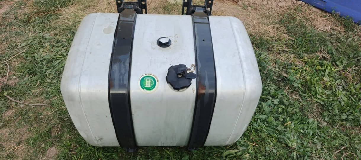 تانكي كاز ٣٩٠لتر وحش سعر ٤٥٠ الف وبيه مجال *********** مكان الكوت مكلف بل نشر
