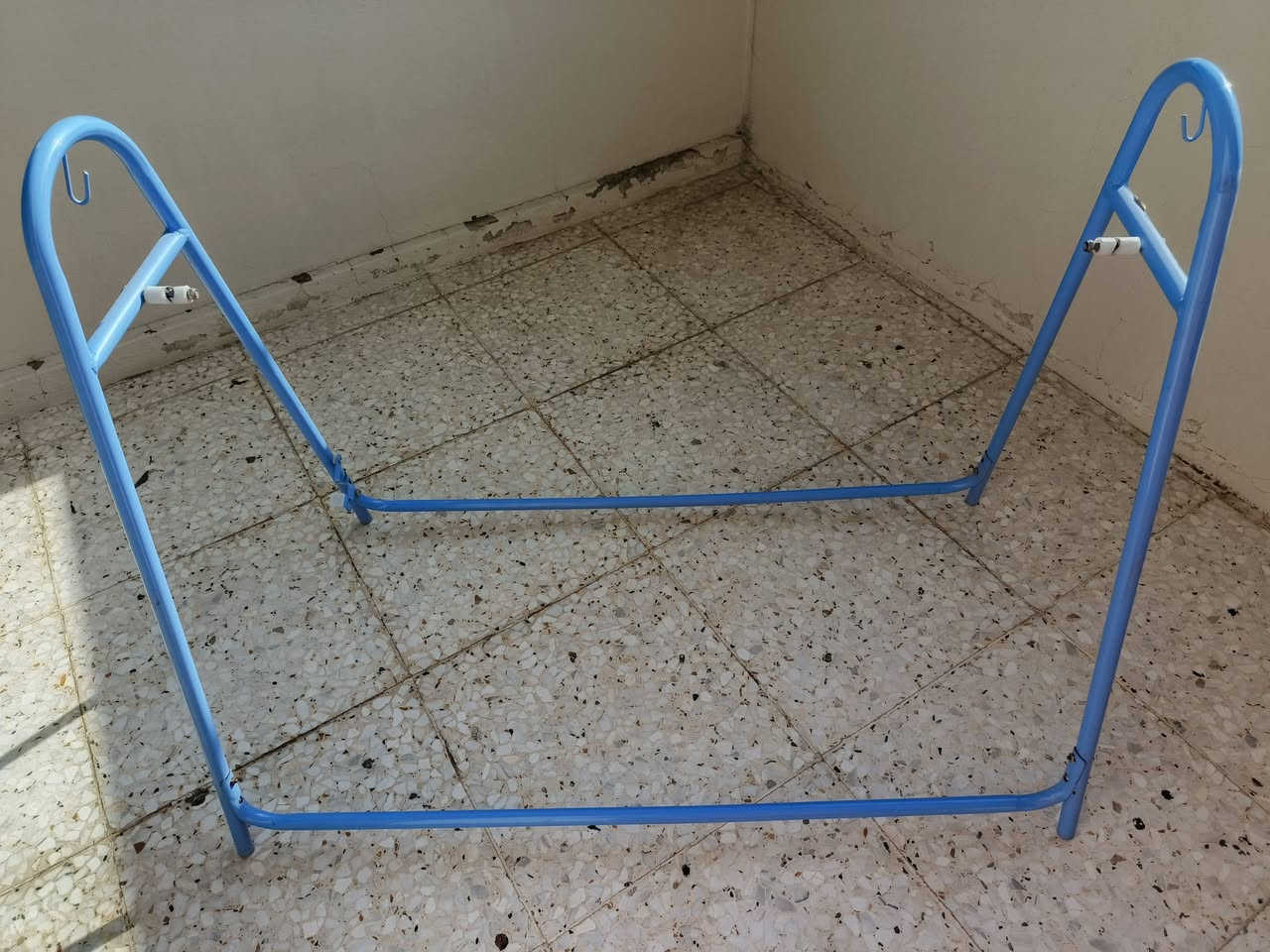 سرير اطفال (ديدية) مع دوشك...نظيفة جدا. للاستفسار الاتصال على الرقم ***********
