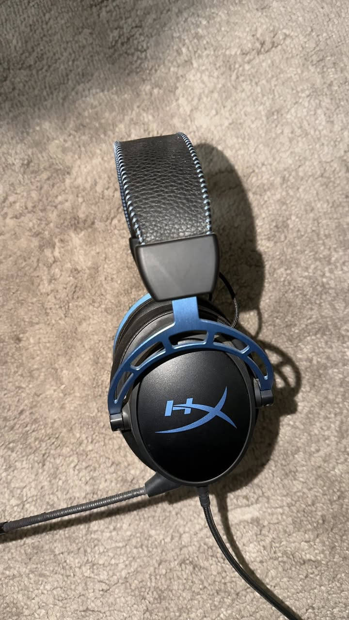 سلام عليكم شبابنه الطيبه غراض كيمنك
كل تفاصيل الغراض مكتوبه تحت كل صوره منهن 
مكاني بغداد كرادة ايشي يعجبك 
تواصل على ***********
موجود واتساب
