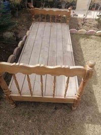 تخت نفر واحد خشب عراقي سعر 25 لتواصل 07754828126