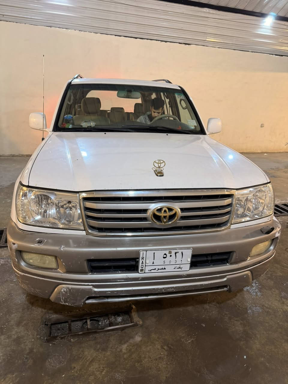 السلام عليكم
لاندكروز 2007 فول مواصفات 
بيها صبغ شبر جاملغ الخلفي جهه السايق الباقي مكفول 
السعر 19000 وبيها مجال بسيط 
المكان بغداد زيونه 
للاستفسار 
***********
