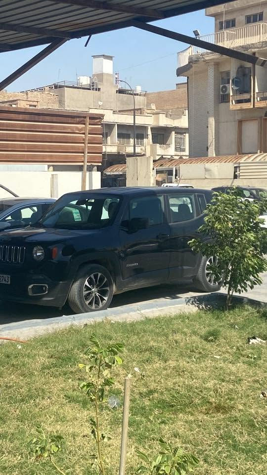السلام عليكم..
للبيع: جيب رينكيد 2017 (Jeep Renegade) وارد امريكي . السياره نضيفه و مكينه جديدةً نقصها فقط صدر وحادثها ( موضح بصور السونار ) . السيارة رقمها سليمانيه ومالكها بالديوانية 

المحرك: 2.4L Tigershark
ناقل الحركة: أوتوماتيك
المحرك  و گير بحالة ممتازة، تم إجراء الصيانات الدورية بانتظام

والمواصفات الداخلية :
1- تحكمات ستيرن
2- شاشة لمس چبيره مع نظام ملاحة
3- كاميرا خلفية وحساسات.
4- نظام تثبيت السرعة (Cruise Control).
5- تحديد مسار
6- تبريد ثلج
7- هاند بريك بصمة
8- تشغيل عن بعد
10- كشن السايق كهربائي
11 - جام اوتو
12- بصمة تشغيل و بصمة ابواب
13- رادار ، و تحذير النقاط العمياء
14- ويل حجم 18

داخلية السيارة نظيفة جداً
ما تحتاج إلى أي مصاريف هواي"شغل واطلع"

السعر المطلوب 102$ و
مكان التواجد: (بابل/ القاسم)
للتواصل والاستفسار: (*********** )
